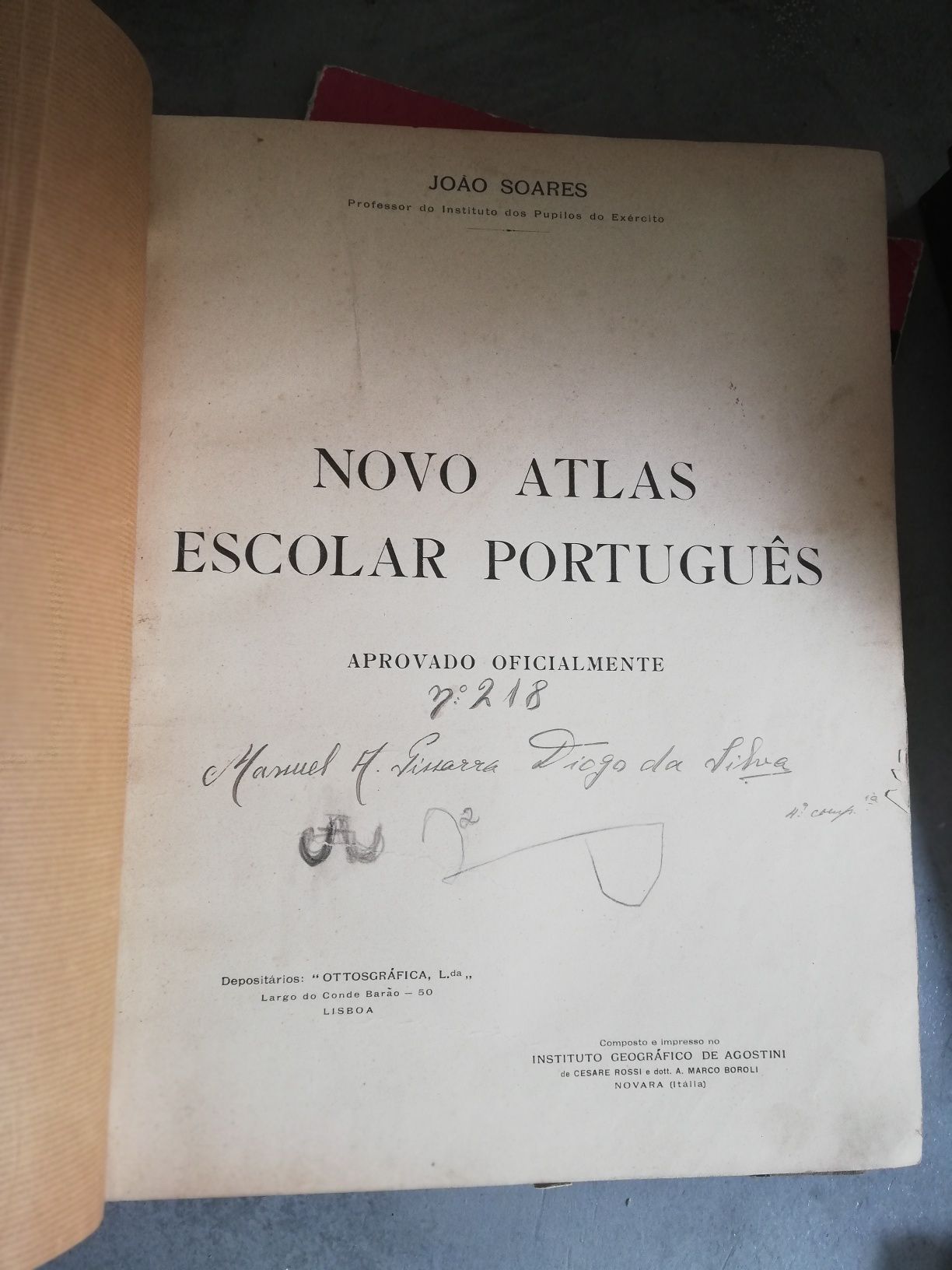 Atlas antigo n. º 218 de João Soares Prof. dos Pupilos do Exercito