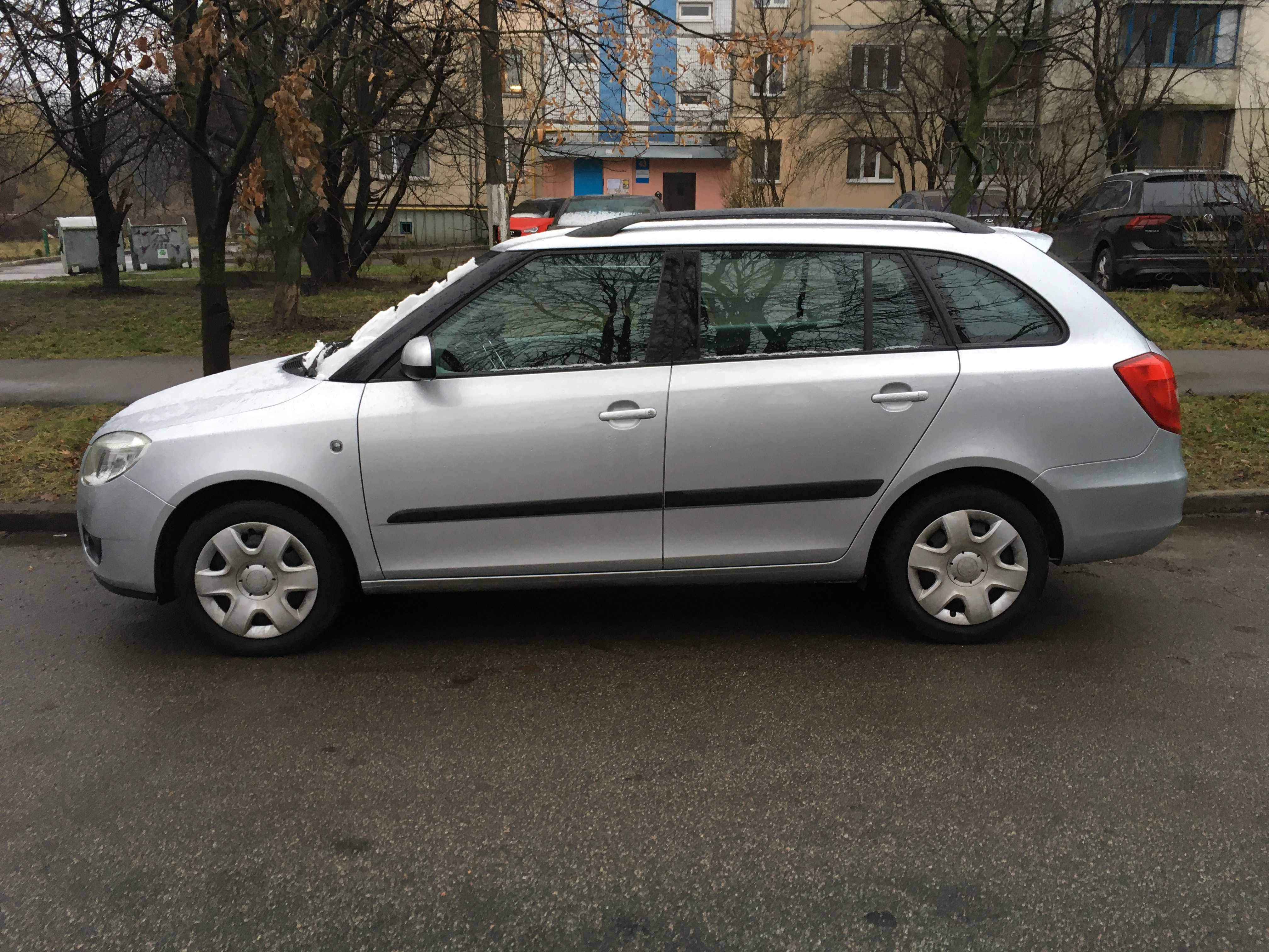 АВТО Skoda Fabia 2009 2 покоління