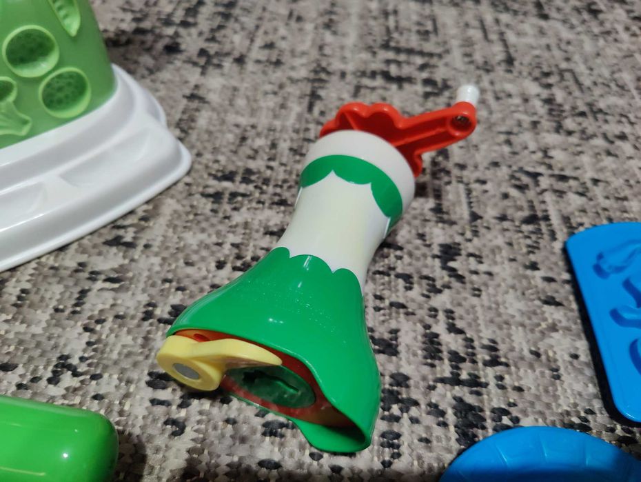 Ogromny zestaw Play Doh - kucharz, dentysta, dużo ciastnoliny.
