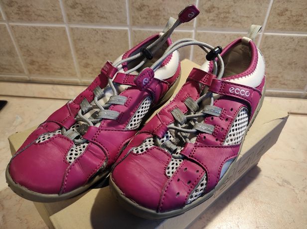 Buty dla dziewczynki Ecco różowe