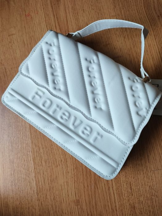 Nowa torebka elegancka ecru, kremowa listonoszka, pikowana, ekoskóra