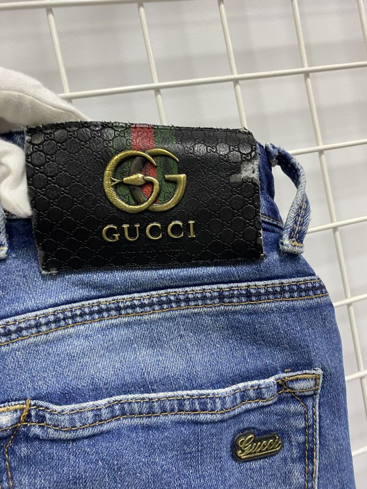 Продам мужские джинсы Gucci. б/у размер s.