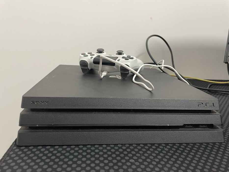 PLAYSTATION 4 PRO 1TB