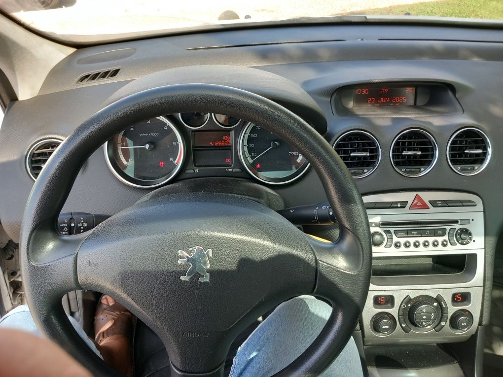 CARRINHA PEUGEOT 308SW COM TETO PANORÂMICO.Em muitíssimo bom estado.