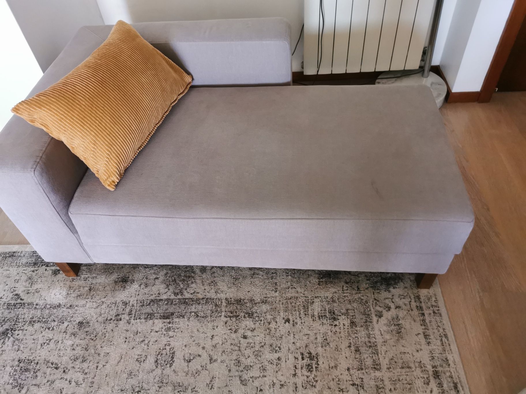 Vendo sofá chaise longue  como nova