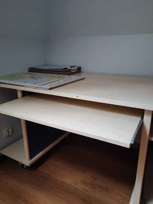 Komplet mebli niebieskich młodzieżowych
