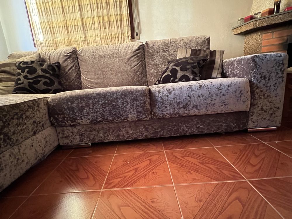 Sofa c/chaise + mesa de centro