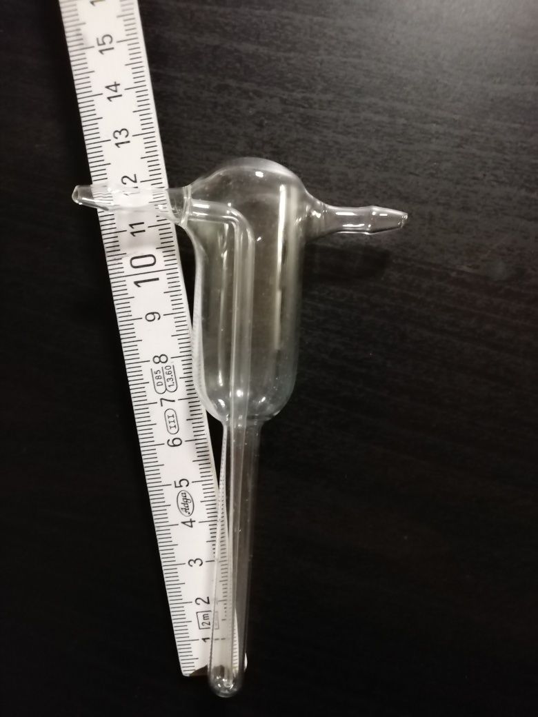 Płuczka laboratoryjna typu Zajcewa. Wysokość 13 cm.