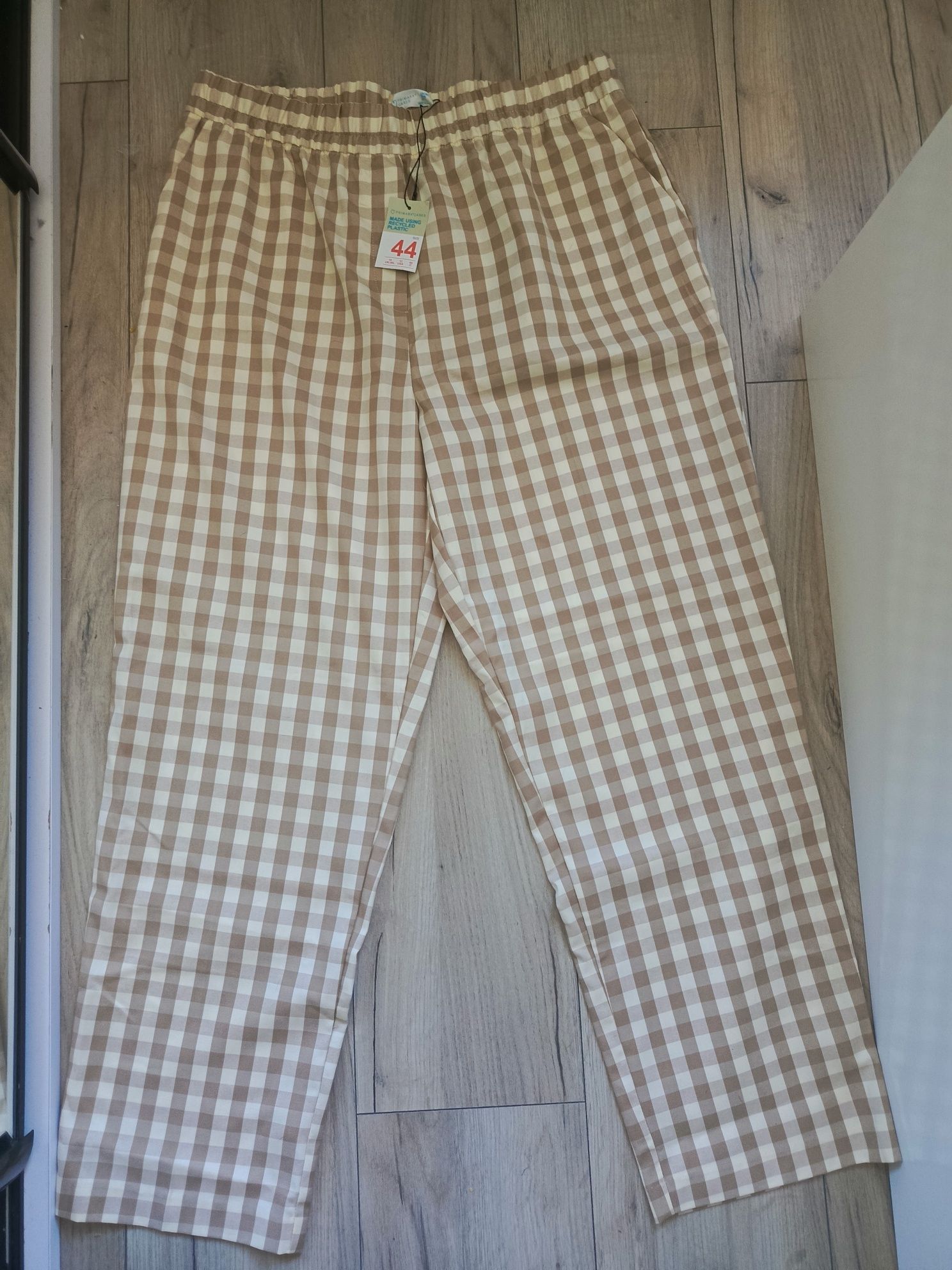 Spodnie damskie nowe