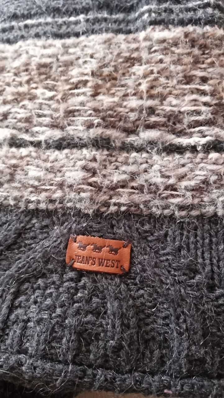 Colete em lã Jean's West. Fecha com um simples "gancho".