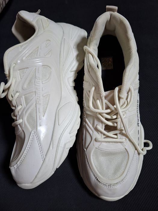 Кросівки нові розмір 39