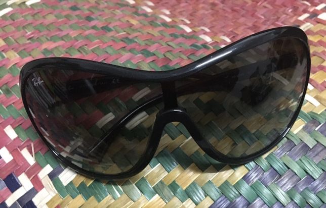 Óculos Ray Ban modelo 4096