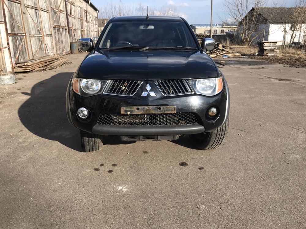 Розборка Разборка Міцубісі Л200 Mitsubishi L200 4x4 2.5tdi automat