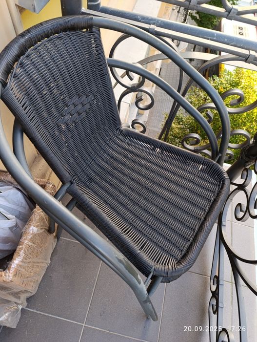 Dwa krzesła ogrodowe