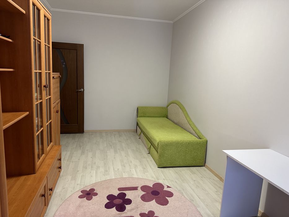 Продаж 3-х кімнатної з гаражем
