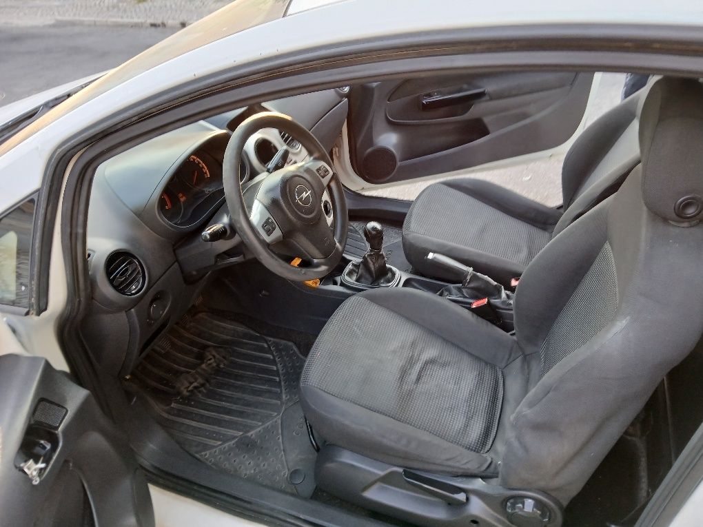 Opel corsa 1.3 cdti diesel super económico