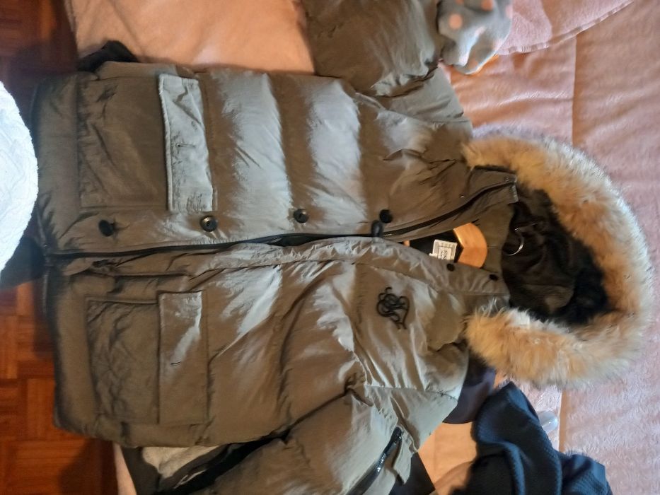 Casaco silk silk completamente novo nunca usado..