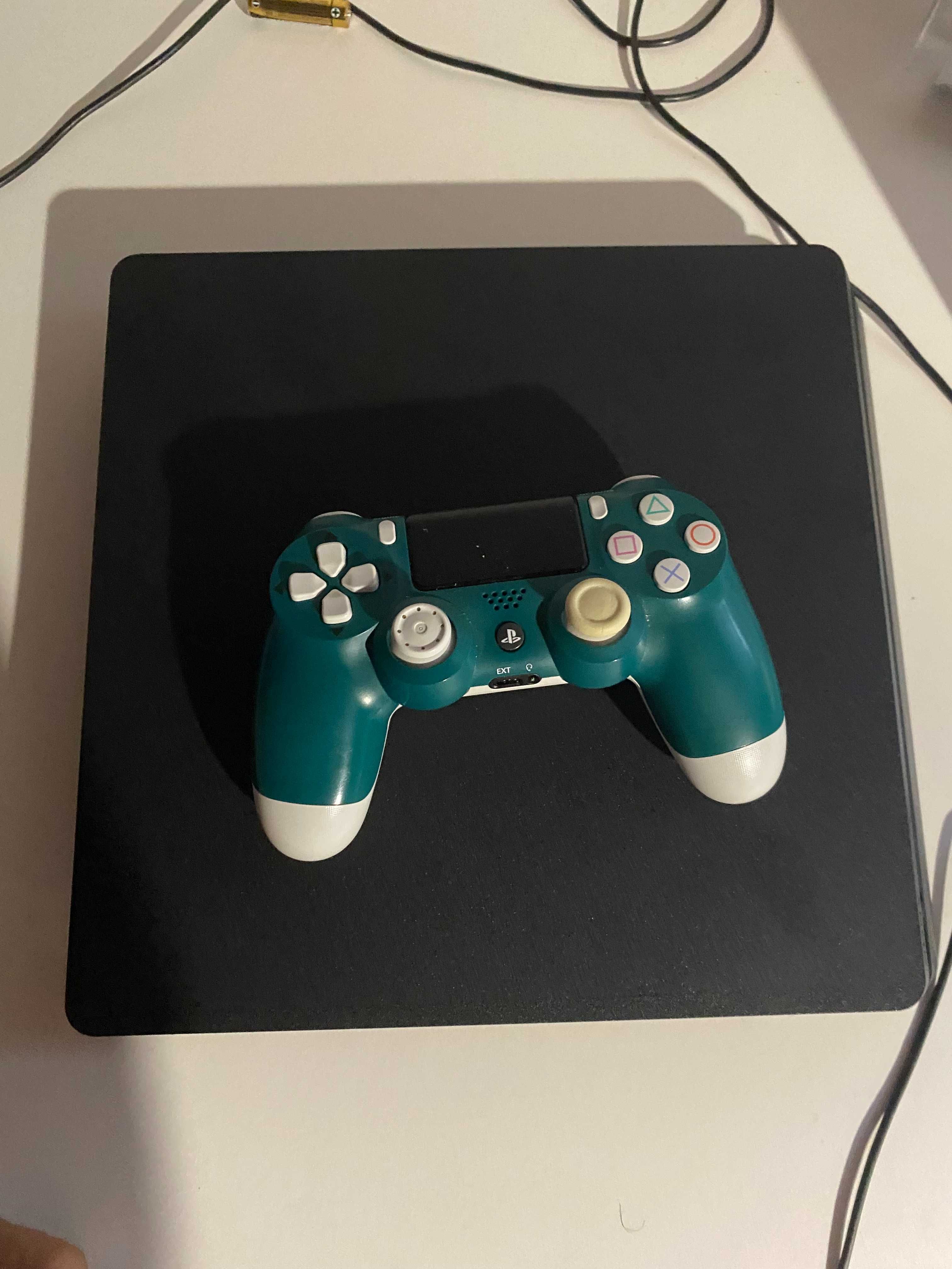 PS4 1TB + 1 Comando – Perfeito Estado