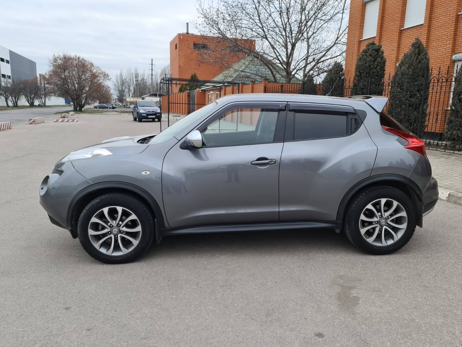 NISSAN JUKE OFICIAL 2013г. 1.6 газ/бензин