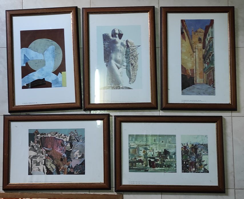 Quadros em madeira e vidro