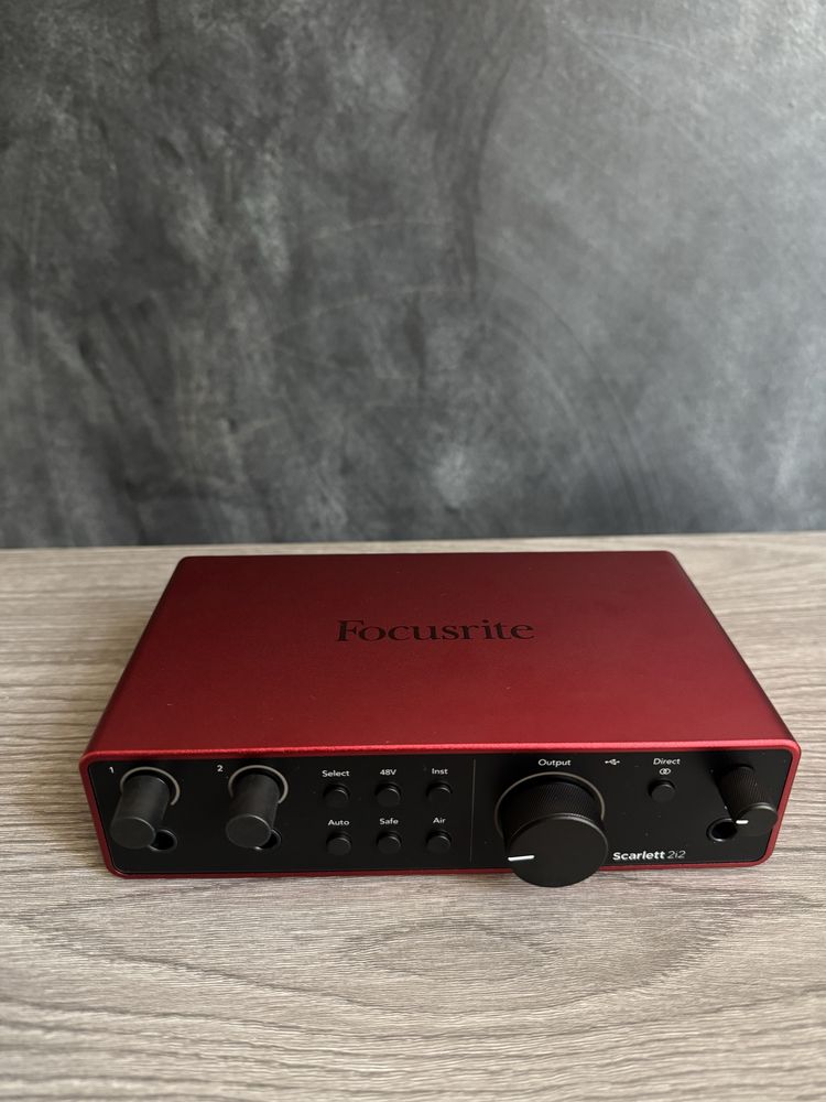 Focusrite Scarlett 2i2 4th gen НОВА