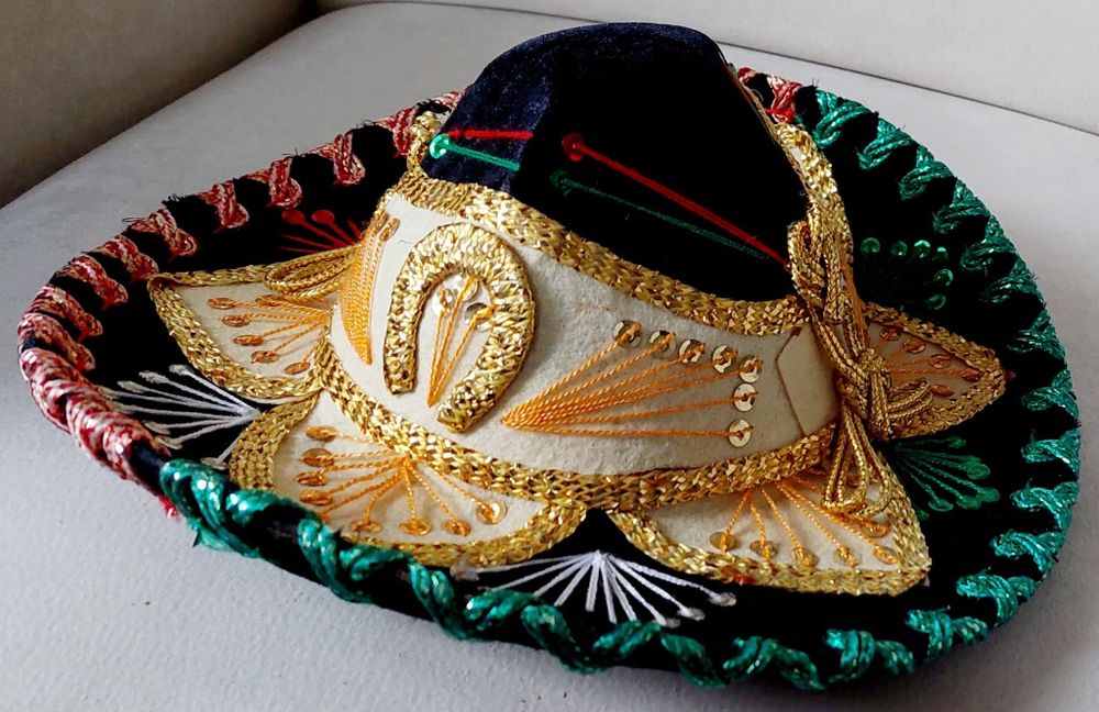 Diecięcy Meksykański kapelusz (sombrero mariaci)