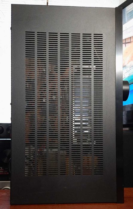 Denon PMA-280; Onkyo A-8420- стерео усилители.