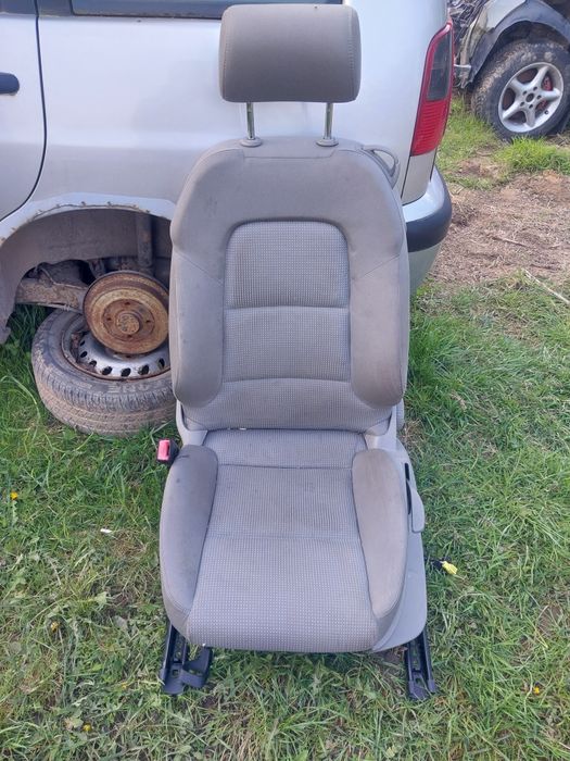 Fotel kierowcy lewy audi a3 8p jasny