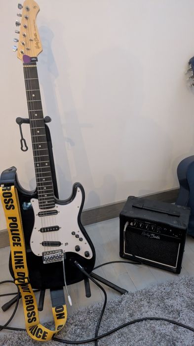 Guitarra elétrica e amplificador Harley Benton