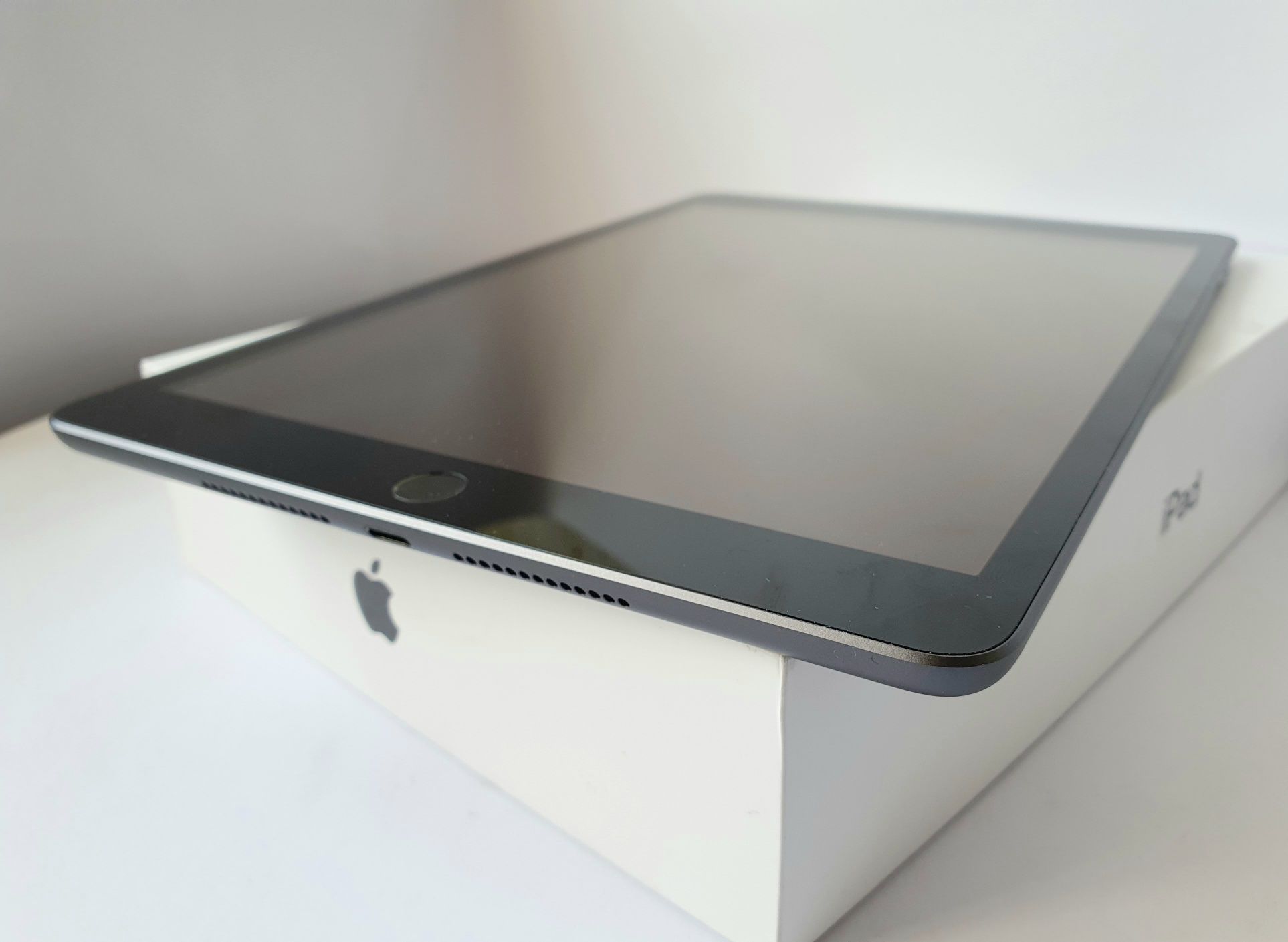 iPad 7 128GB wifi A2197 Space Grey SN. робочій цілий подарунок!