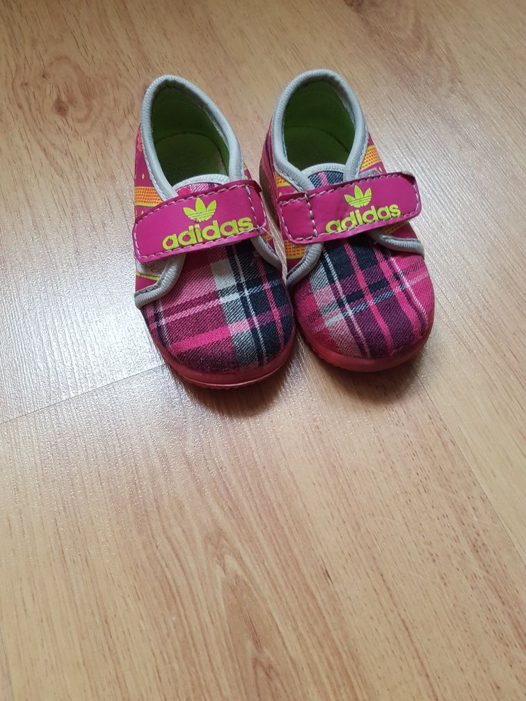 Adidasy dla dziewczynki rozmiar 20