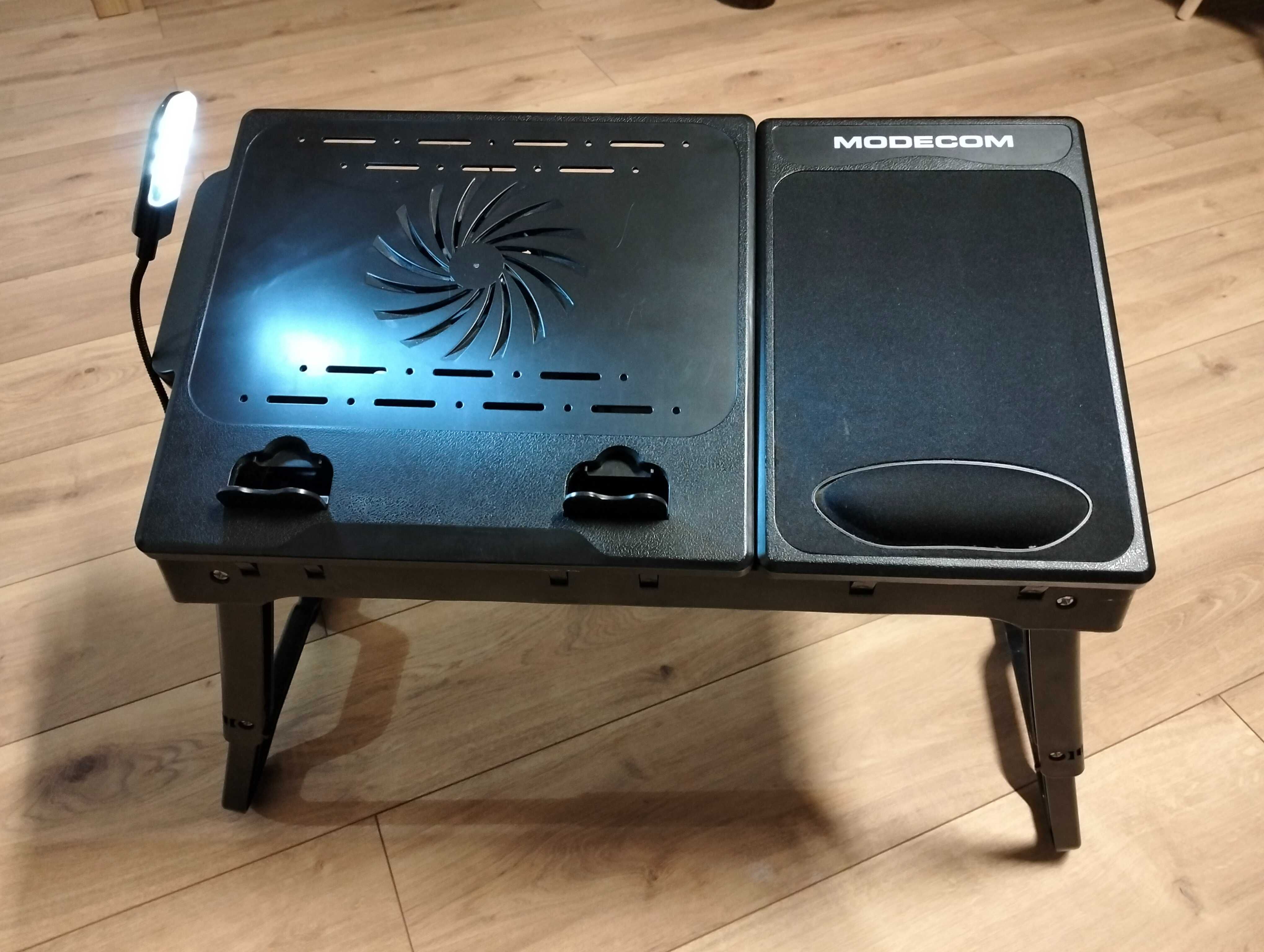 Sprzedam stolik pod laptopa
