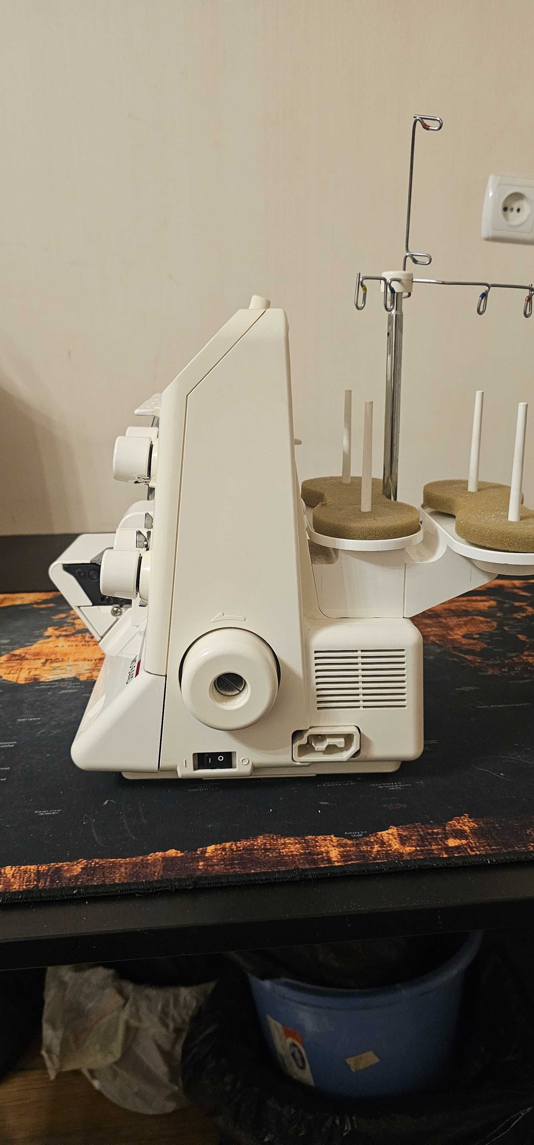 Продам оверлок JUKI MO-644D