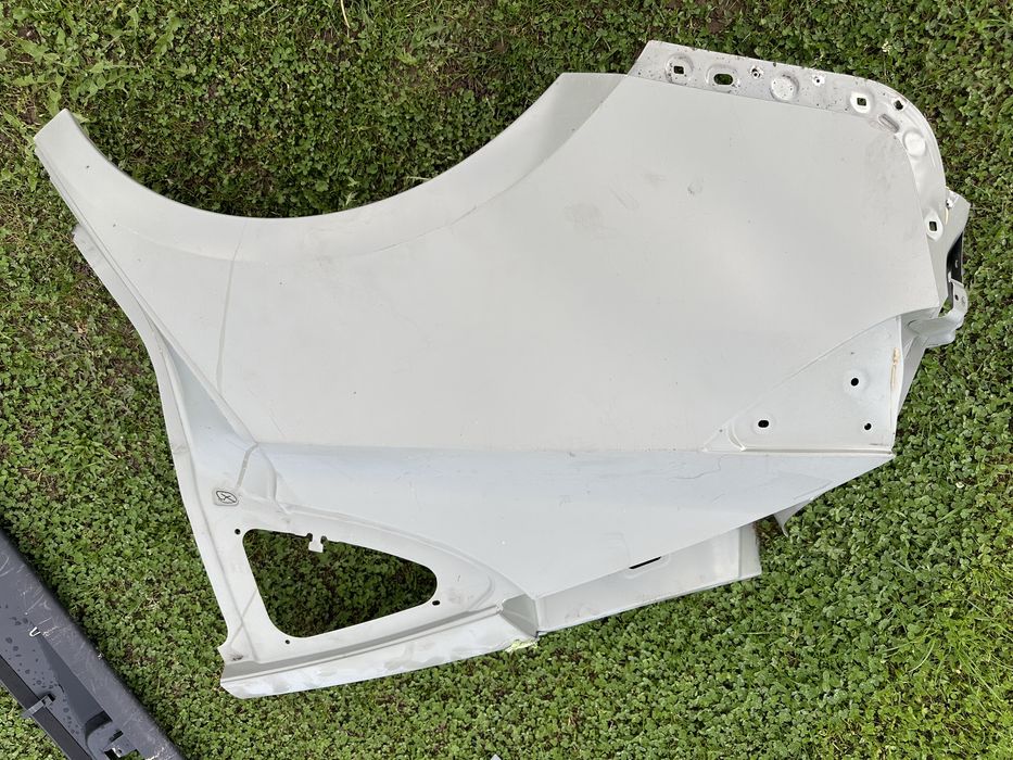 Крило заднє праве tesla model 3