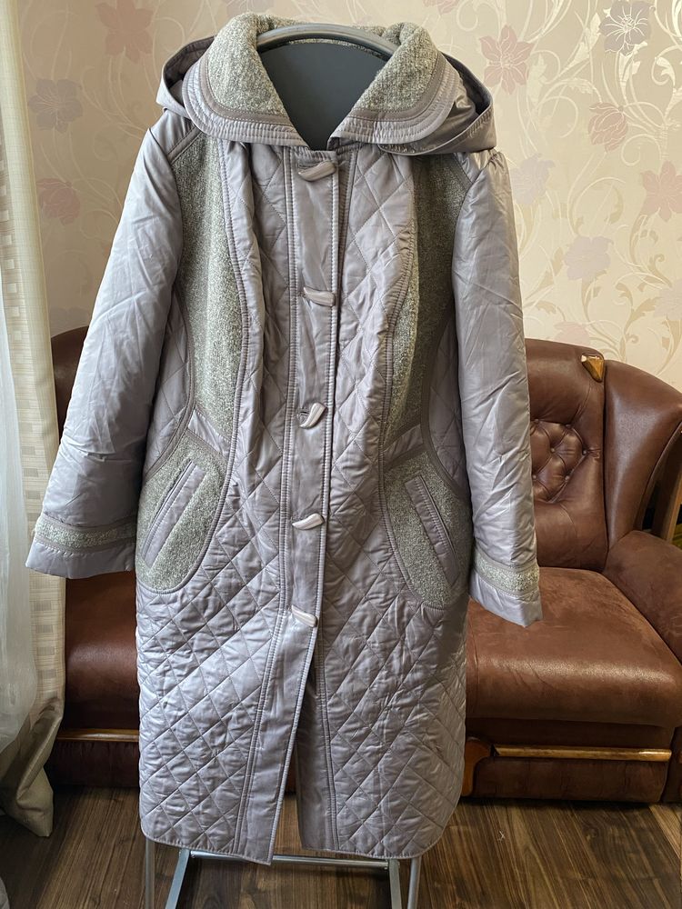 Класичне пальто жіноче осіннє з теплою підкладкою з капюшоном сіре, 60