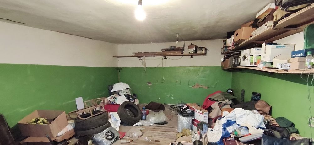 Продається гараж в хорошому стані біля "Епіцентру" в м.Калуш