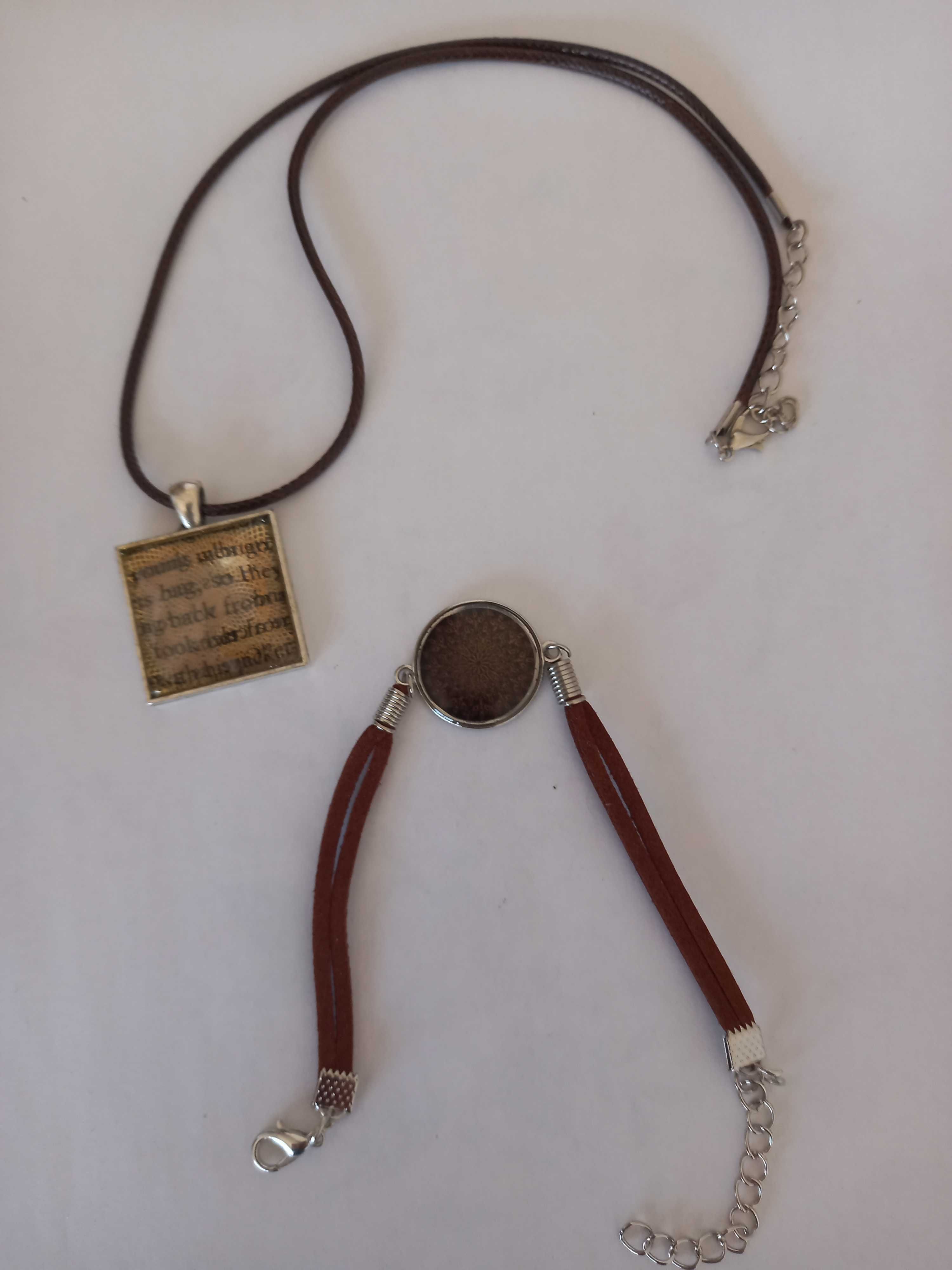 Conjunto pulseira e colar castanhos