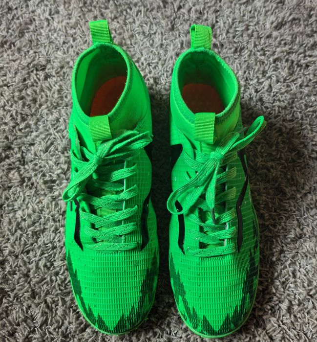 Sprzedam używane turfy do piłki nożnej