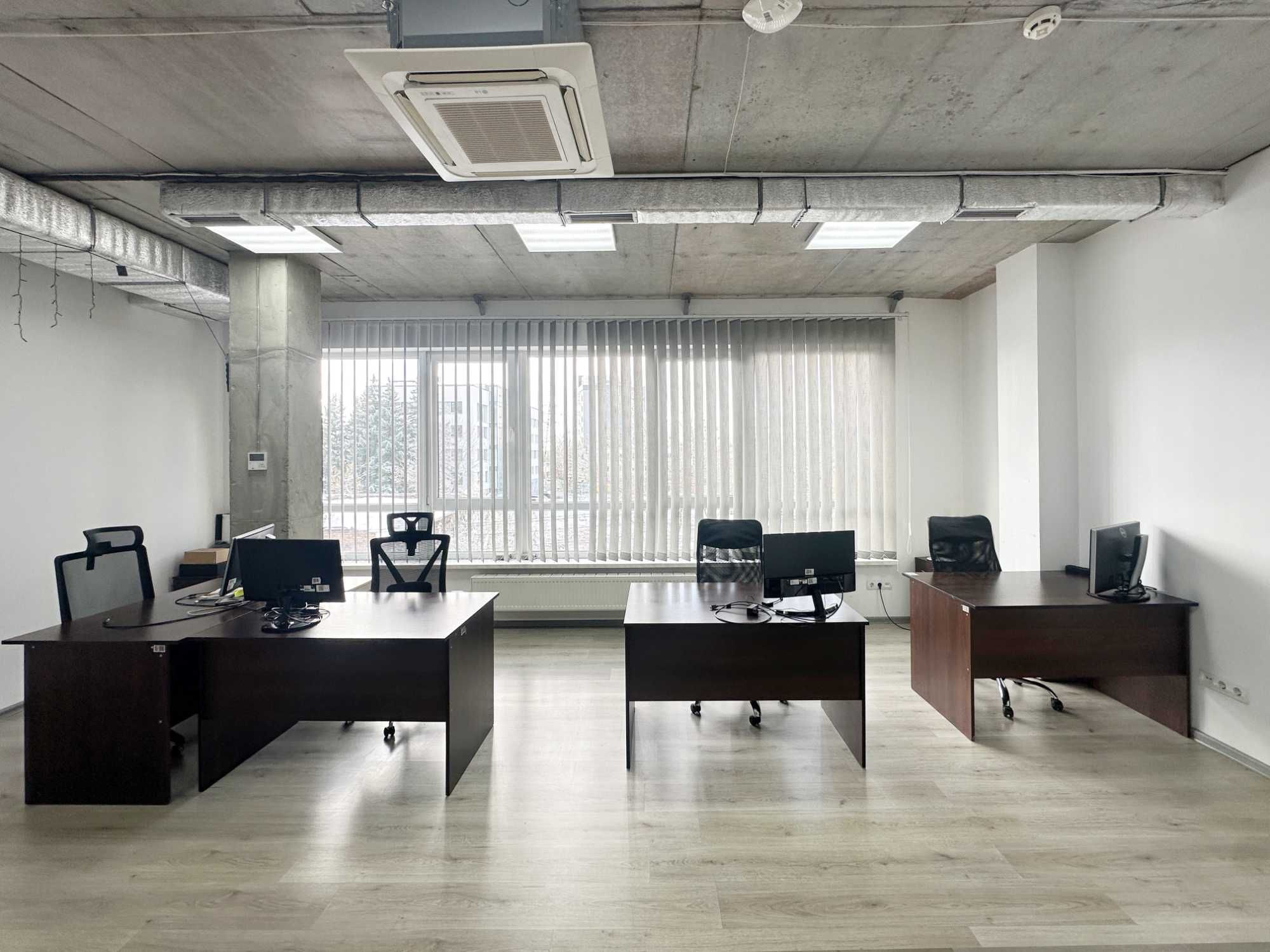 Оренда офісного приміщення, 228 м² за 12$/ м², на вул. Угорська