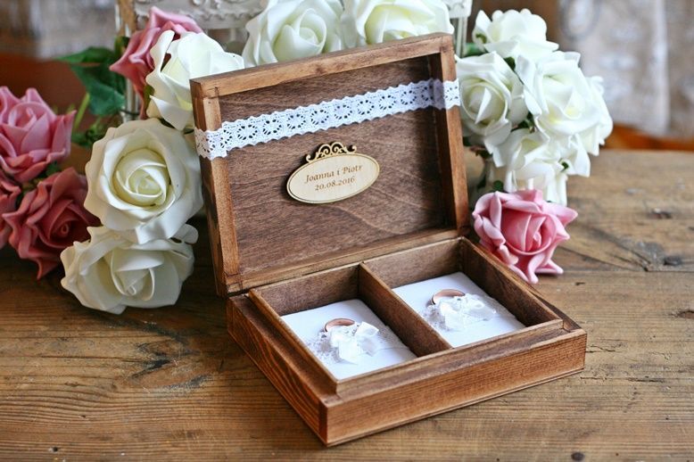 Ślubne pudełko na obrączki - z własnymi imionami i datą ślubu