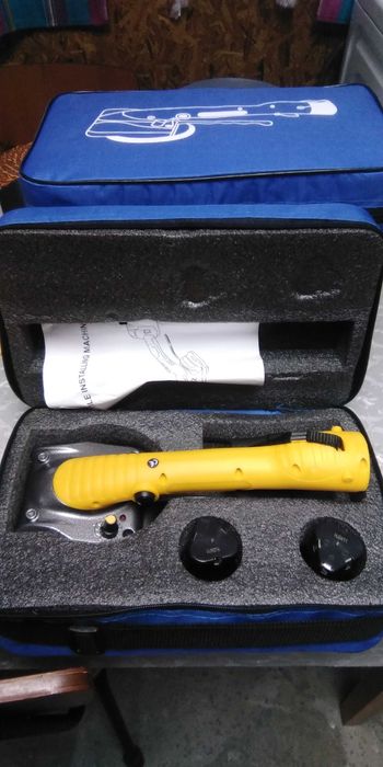 Ventosa vibratória, com 2 baterias, carregador e mala, NOVO.