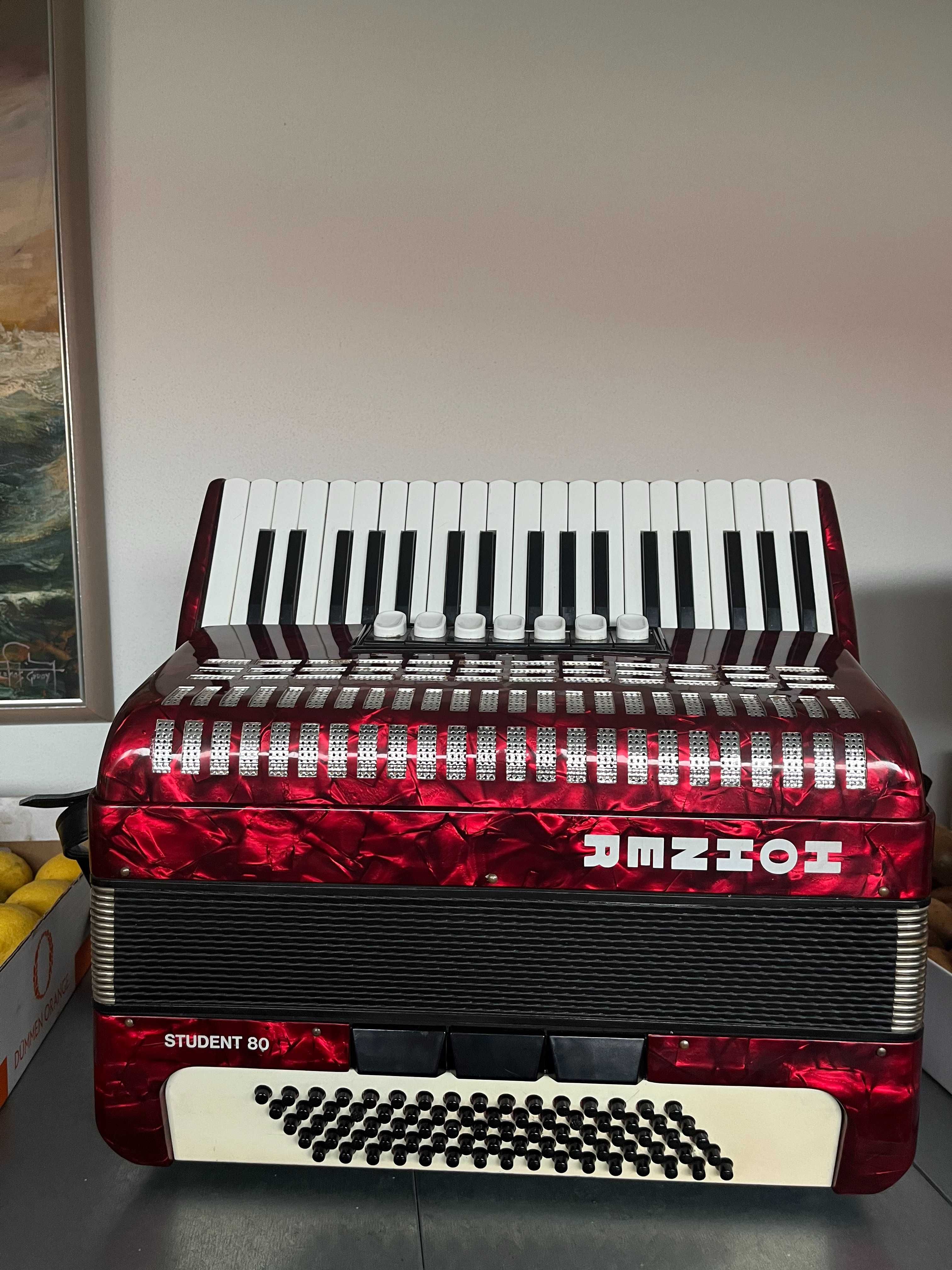 Acordeão Hohner Student 80