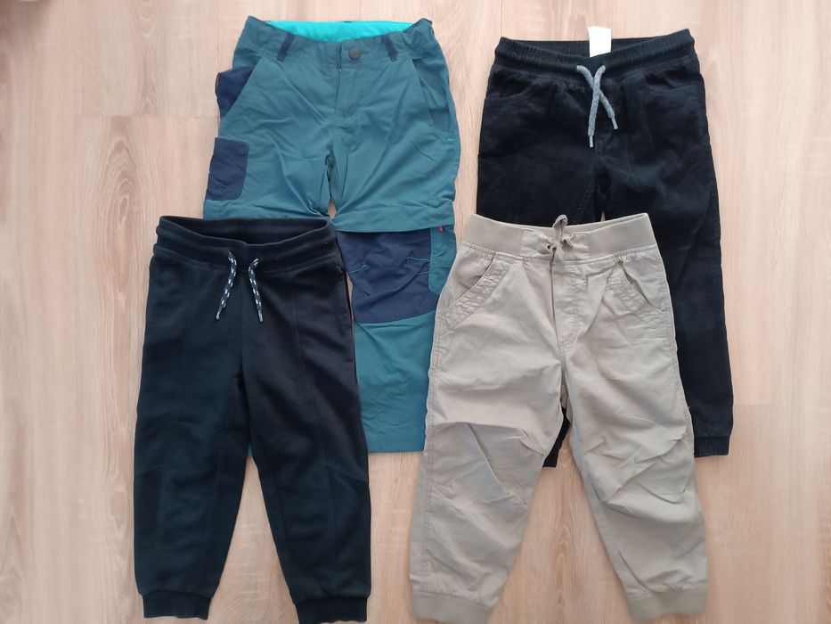 Zestaw 4szt. spodnie chłopięce joggery, górskie H&M Queucha r.104