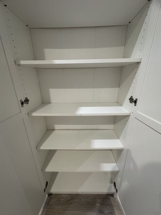 Estante Bills / Oxberg IKEA