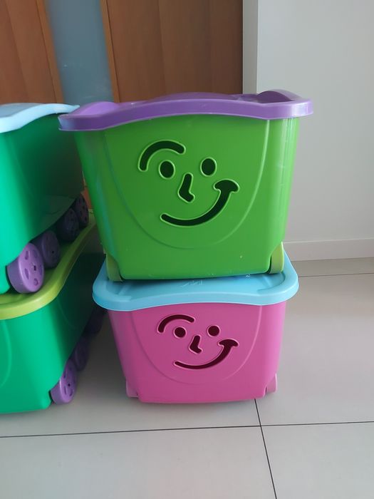 Zestaw pojemników na zabawki