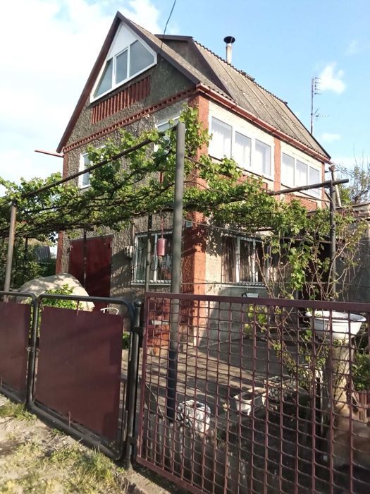 Продам дачу возле залива.