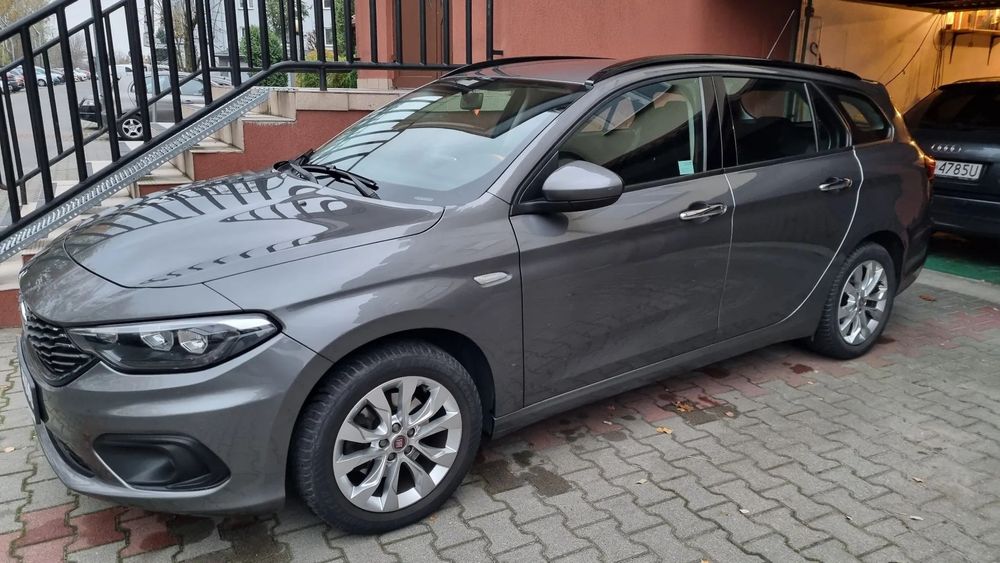 Fiat Tipo 1.6, automat, 2018, kombi, wersja LOUNGE, prywatny