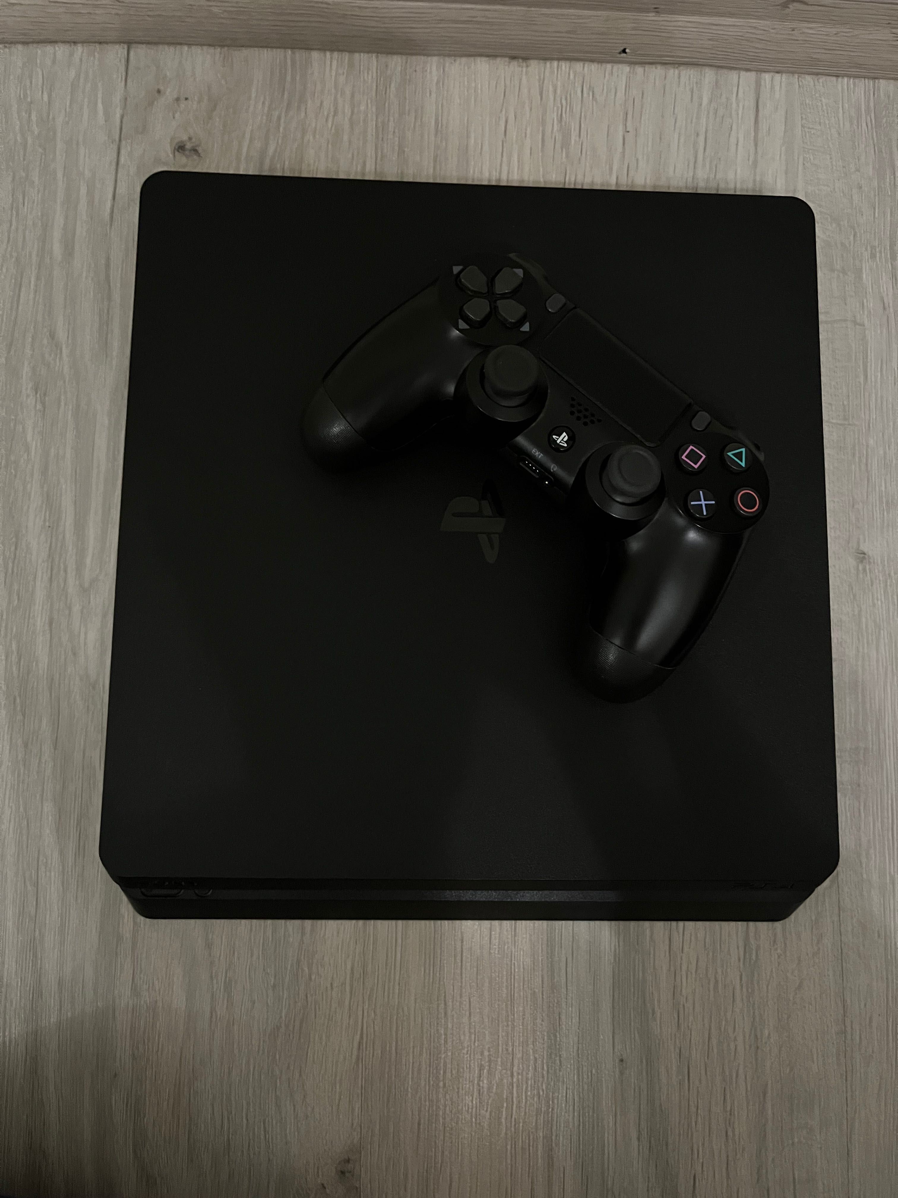 PlayStation 4 Slim 1TB