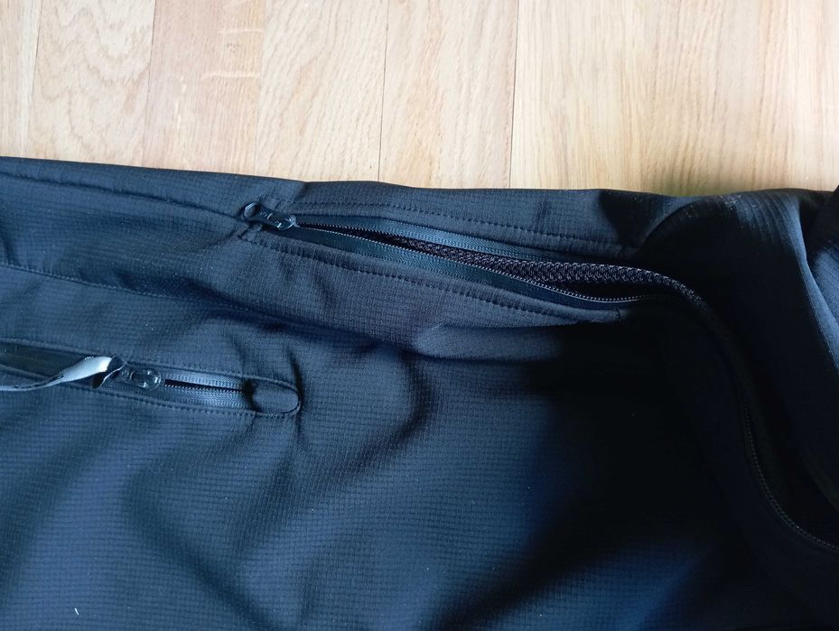 Softshell M czarny-ODDYCHAJĄCY.