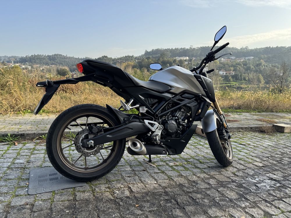 Honda CB125R 2023